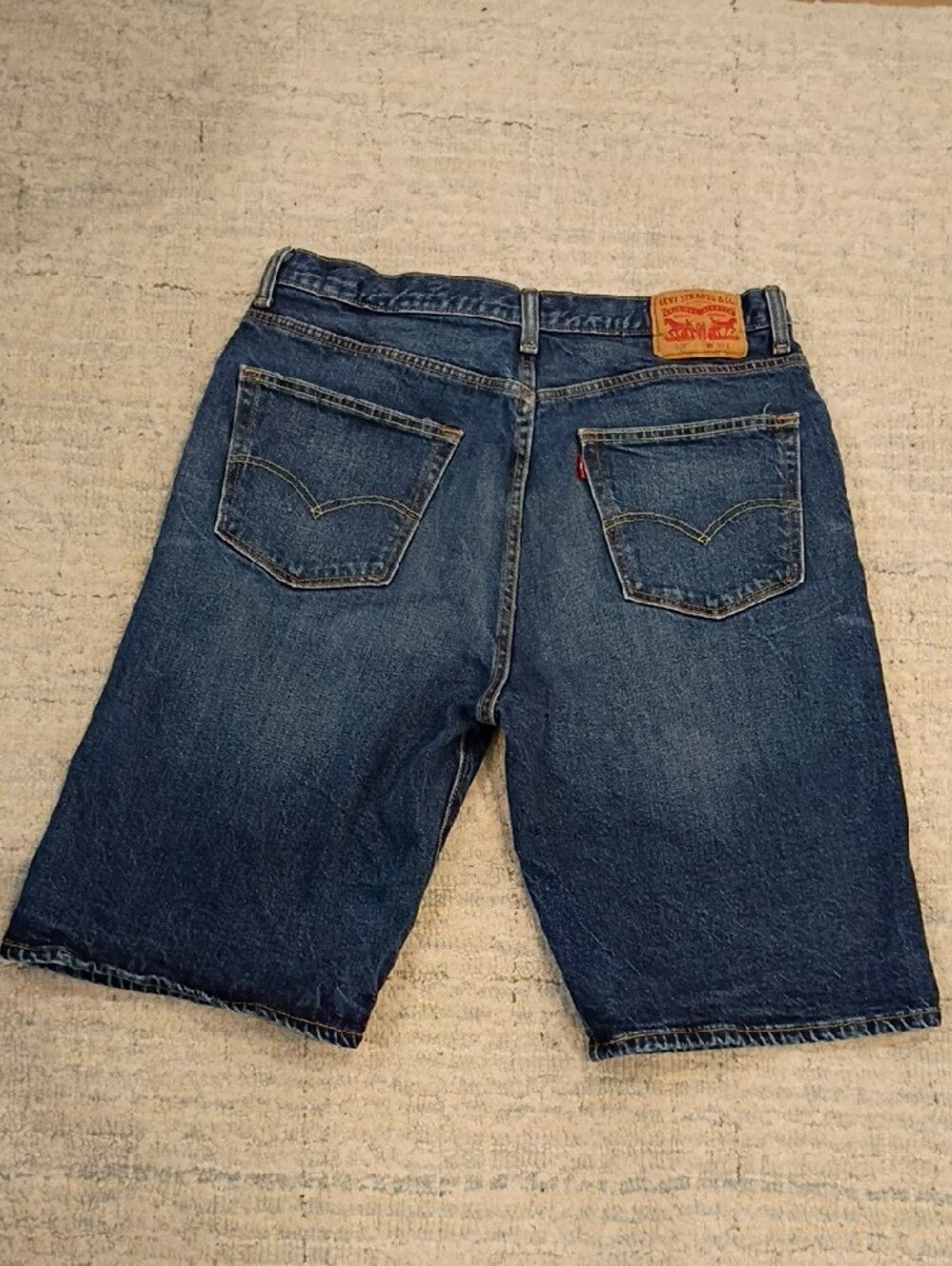 Levi's 569 Men's Size 33 Classic Mid Blue Denim Shorts - Picture 6 of 10